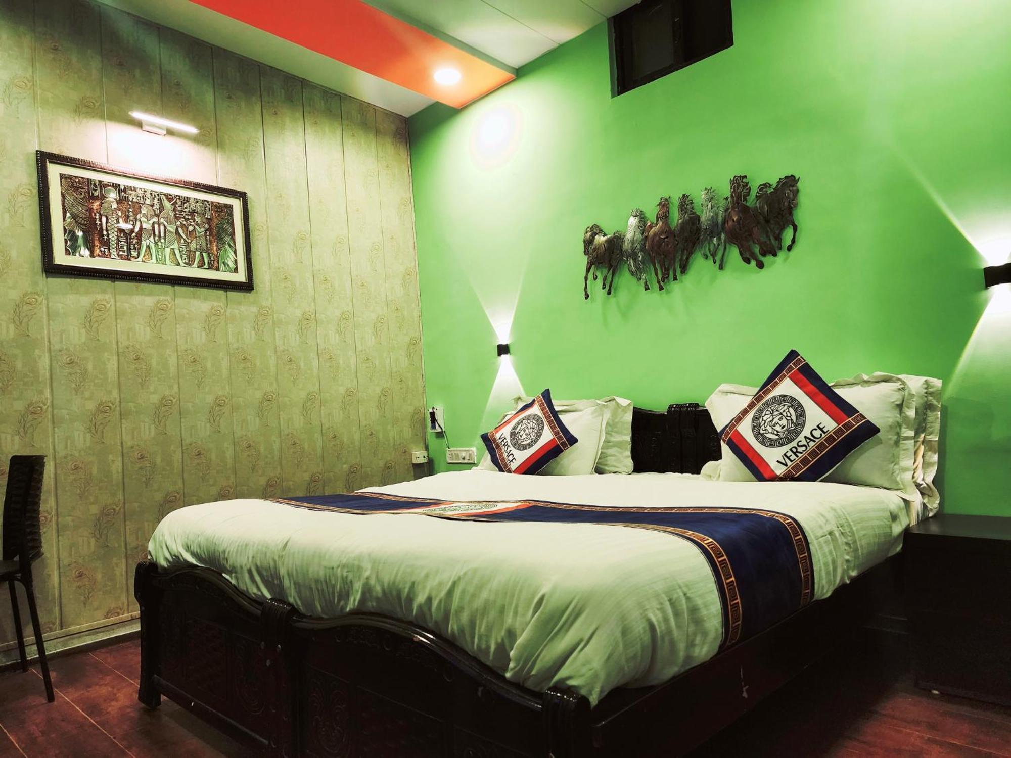 Shaleen Elegance Homestay Nakki Lake 400 Meters Mount Âbû Extérieur photo