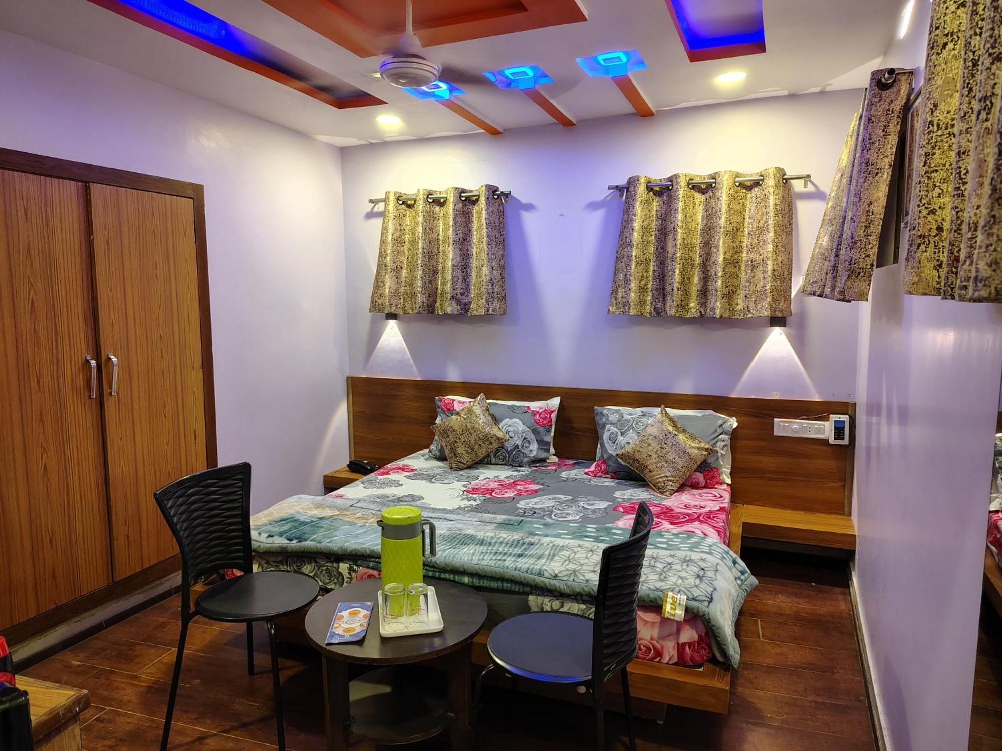Shaleen Elegance Homestay Nakki Lake 400 Meters Mount Âbû Extérieur photo