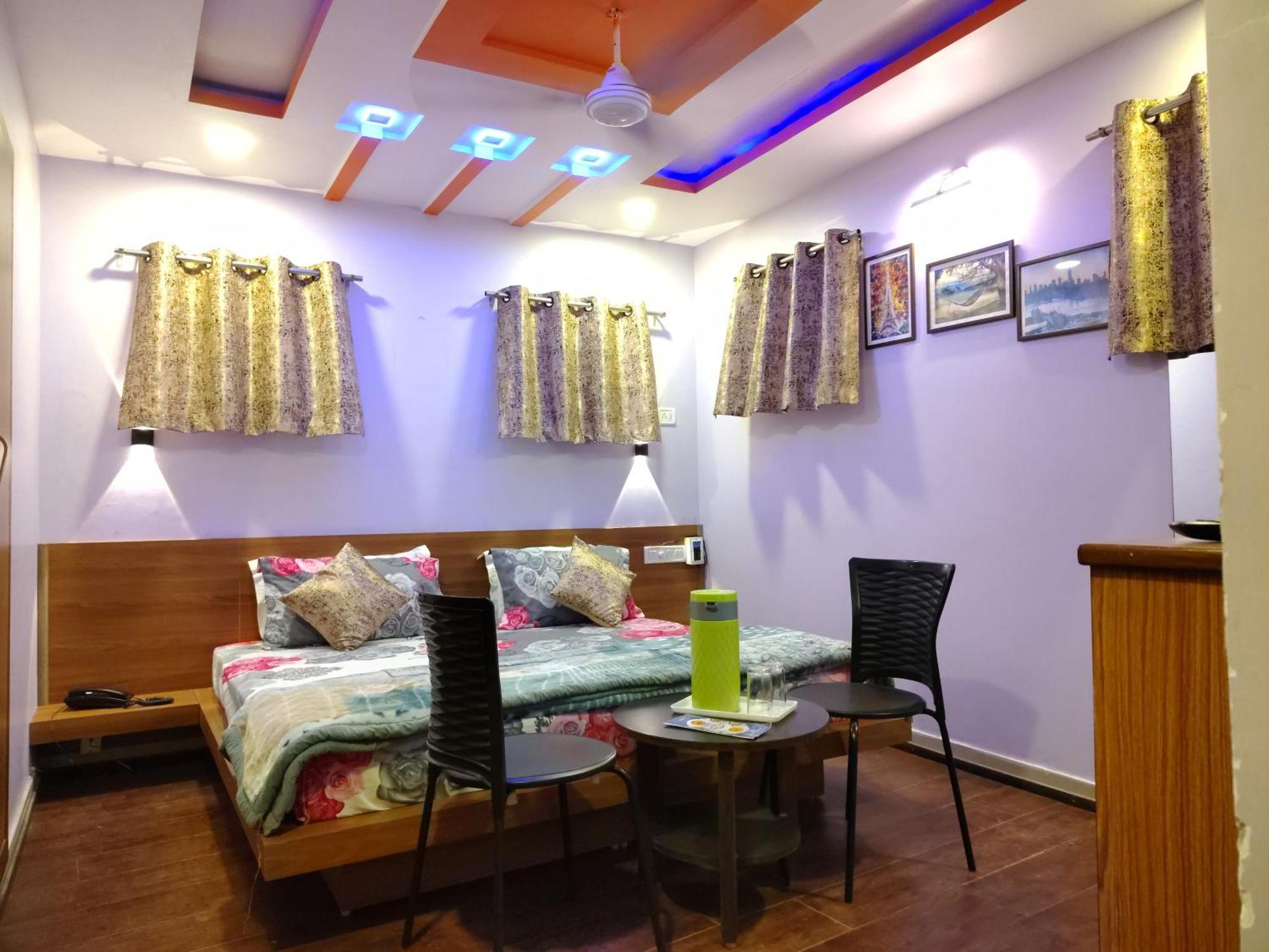 Shaleen Elegance Homestay Nakki Lake 400 Meters Mount Âbû Extérieur photo