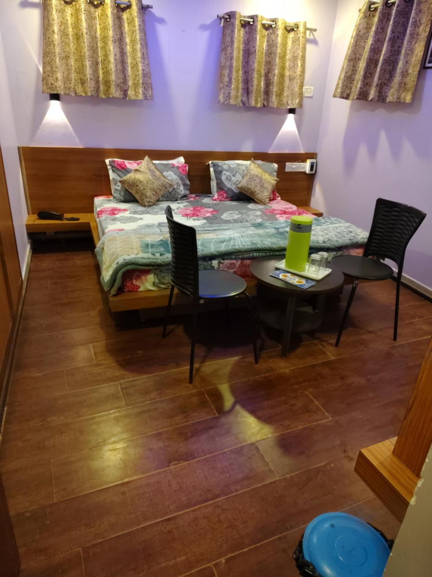 Shaleen Elegance Homestay Nakki Lake 400 Meters Mount Âbû Extérieur photo